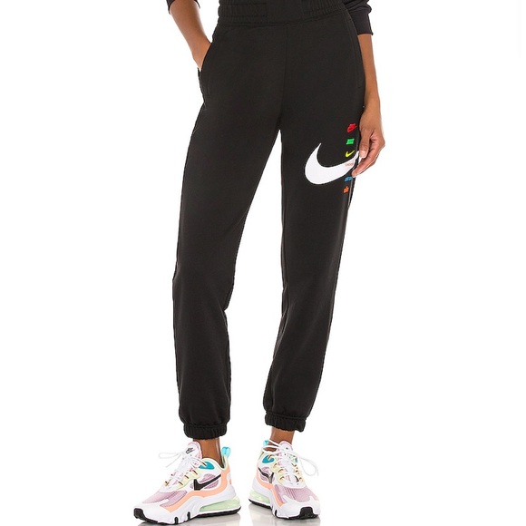 Nsw swoosh fleece pant in black multi Clearance